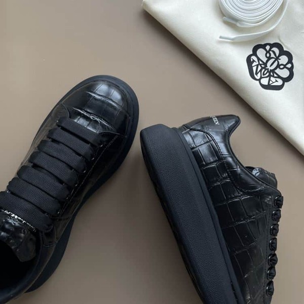 ALEXANDER MCQUEEN ALL-OVER STAMPED CROCODILE SNEAKERS - ALD019 - Image 4