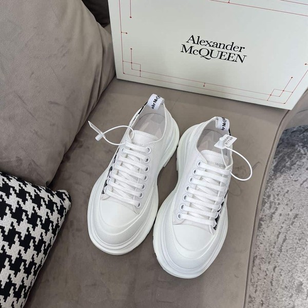 ALEXANDER MCQUEEN GRAFFITI TREAD SLICK LOW-TOP SNEAKERS - ALD033 - Image 3
