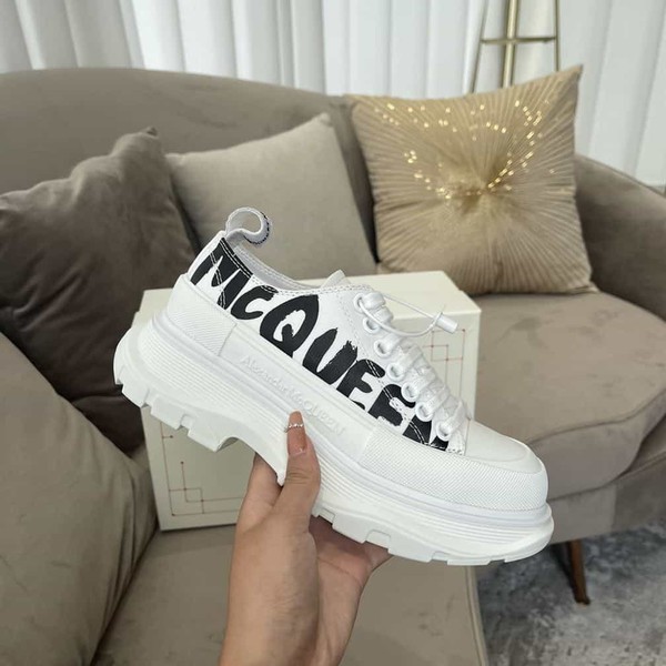 ALEXANDER MCQUEEN GRAFFITI TREAD SLICK LOW-TOP SNEAKERS - ALD033 - Image 4