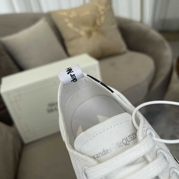 ALEXANDER MCQUEEN GRAFFITI TREAD SLICK LOW-TOP SNEAKERS - ALD033 - Image 6