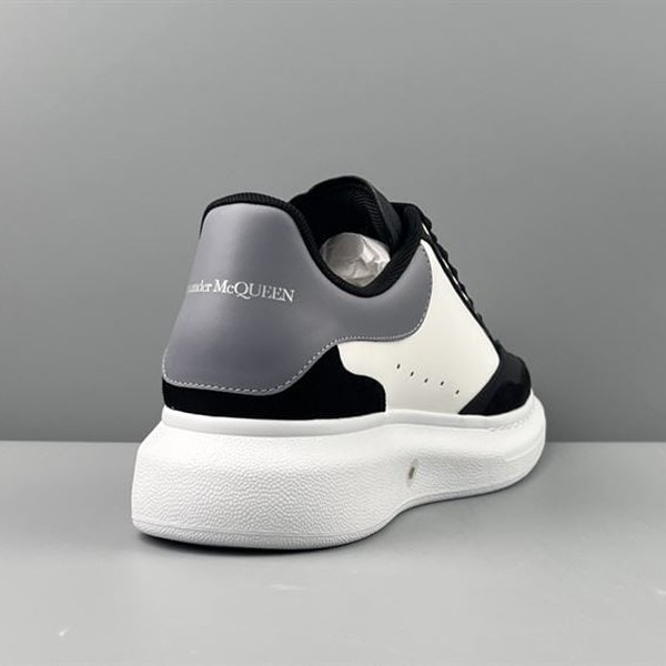 ALEXANDER MCQUEEN OVERSIZED SNEAKER IN BLACK/WHITE/GREY - ALD036 - Image 8