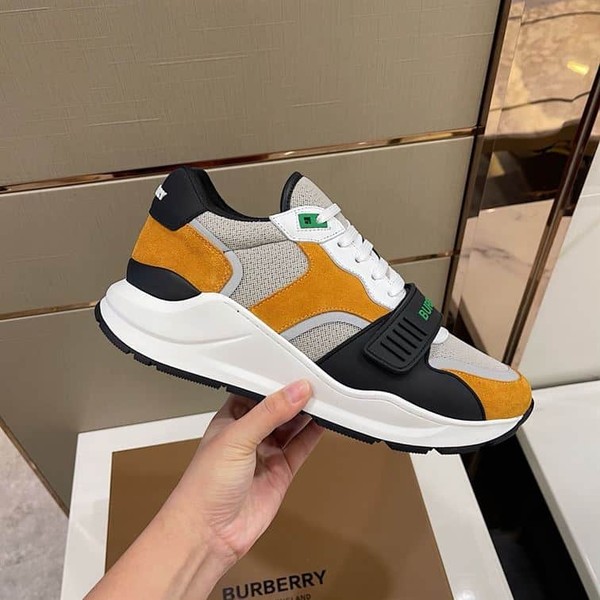 BURBERRY LOGO-STRAP LOW-TOP SNEAKERS - BBR025 - Image 10