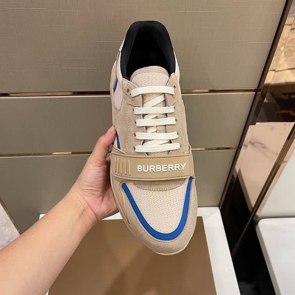 BURBERRY LOGO-STRAP LOW-TOP SNEAKERS - BBR026 - Image 4