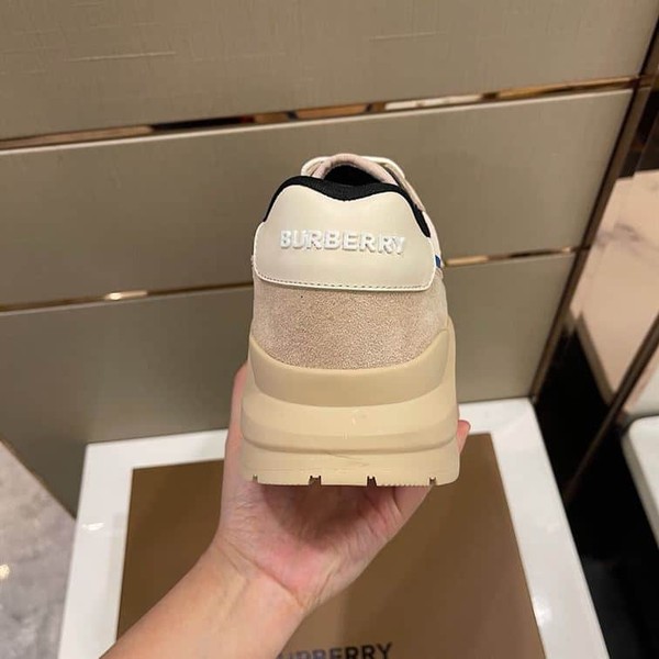 BURBERRY LOGO-STRAP LOW-TOP SNEAKERS - BBR026 - Image 9