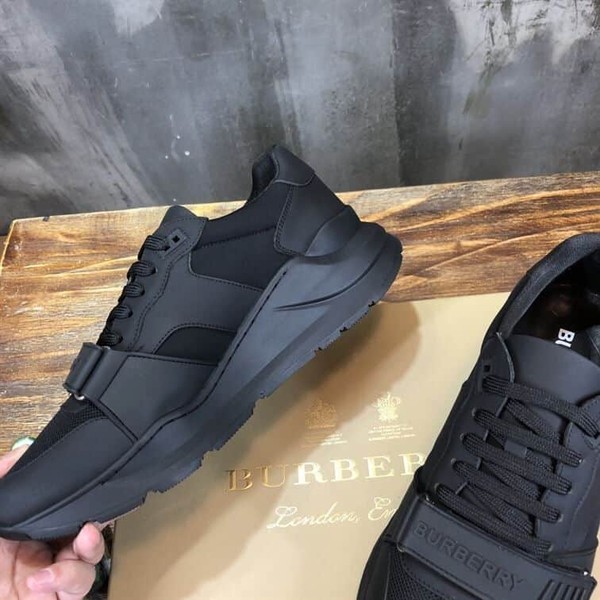 BURBERRY BLACK KINGDOM PRINT SNEAKERS - BBR030 - Image 4