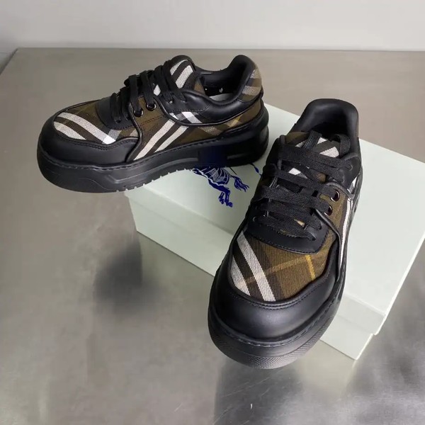 BURBERRY SNEAKERS - BBR032 - Image 2