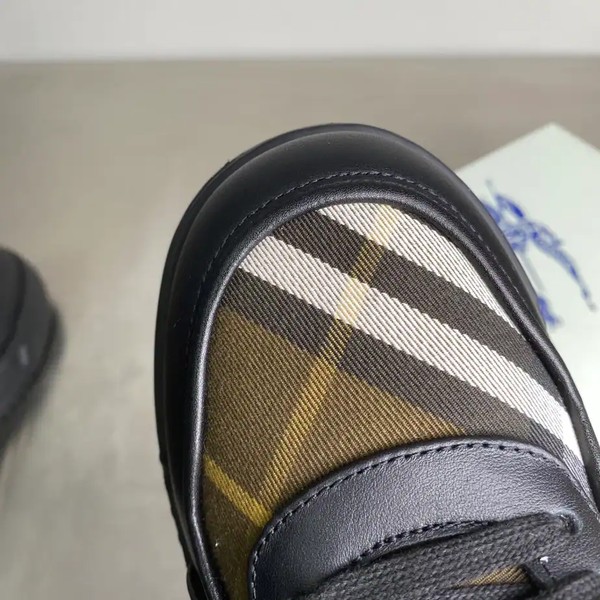 BURBERRY SNEAKERS - BBR032 - Image 6