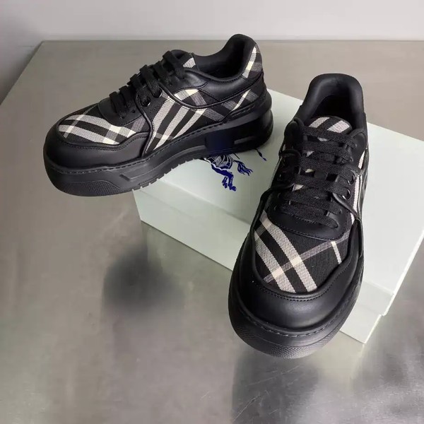 BURBERRY SNEAKERS - BBR034 - Image 2