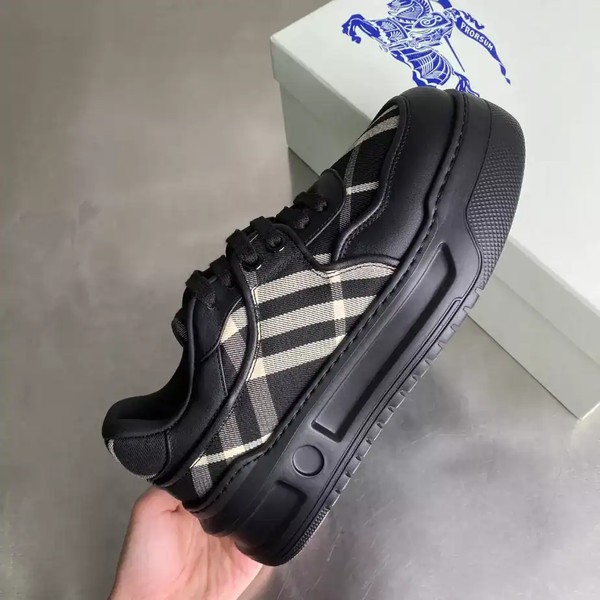 BURBERRY SNEAKERS - BBR034 - Image 6