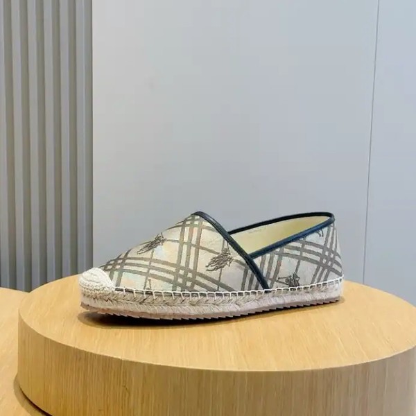 BURBERRY CANVAS STRAW BUCKET - BBR040 - Image 4