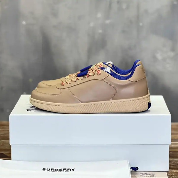BURBERRY LEATHER SNEAKERS - BBR079
