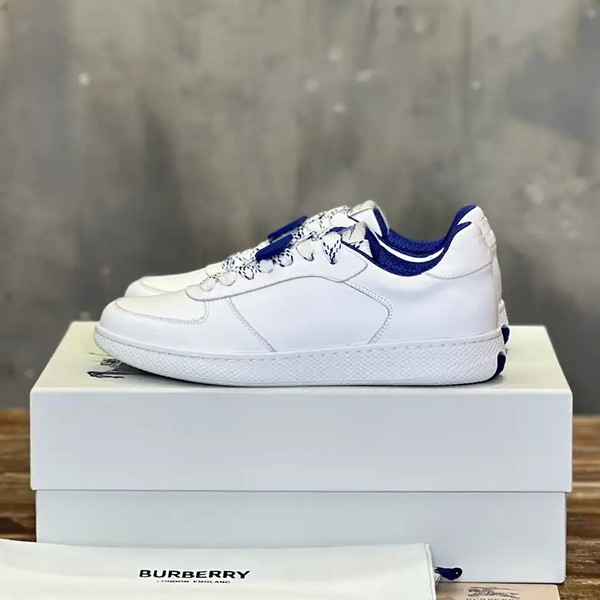 BURBERRY LEATHER SNEAKERS - BBR080