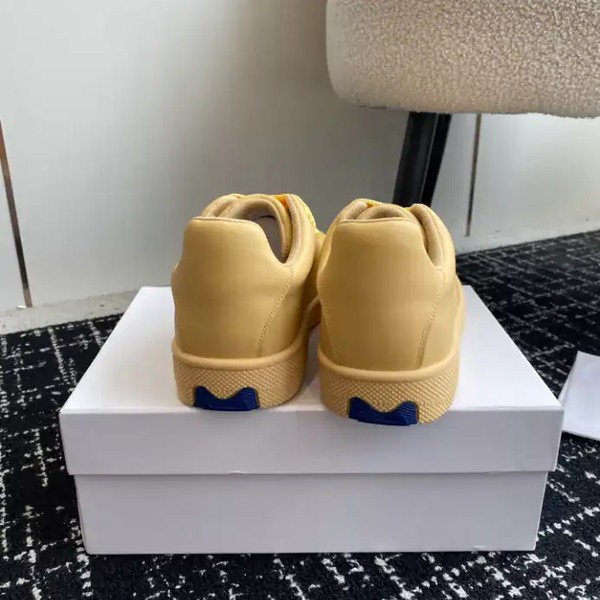 BURBERRY LEATHER BOX SNEAKERS - BBR101 - Image 9