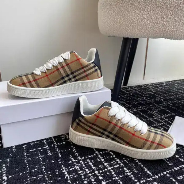 BURBERRY SNEAKERS - BBR102 - Image 5