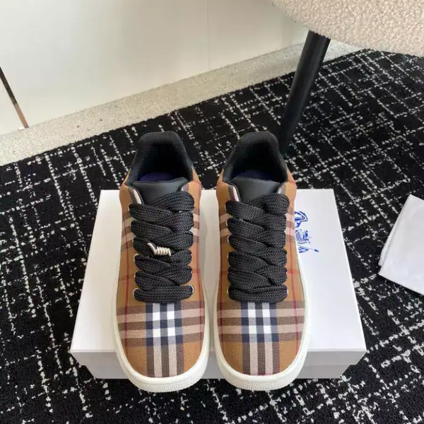BURBERRY SNEAKERS - BBR103 - Image 2