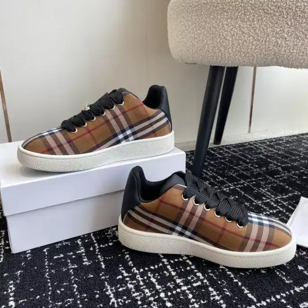 BURBERRY SNEAKERS - BBR103 - Image 8