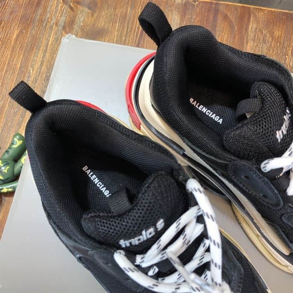 BALENCIAGA TRIPLE S IN BLACK - BLA028 - Image 4