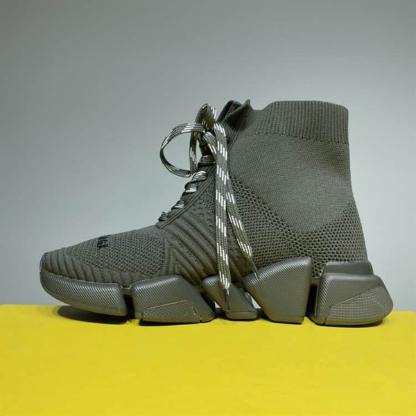 BALENCIAGA MEN'S SPEED 2.0 LACE-UP RECYCLED KNIT SNEAKER IN GREEN - BLA034 - Image 2
