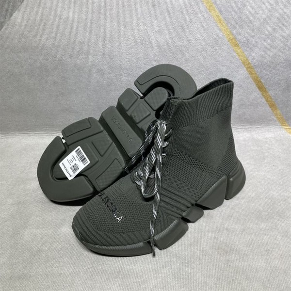 BALENCIAGA MEN'S SPEED 2.0 LACE-UP RECYCLED KNIT SNEAKER IN GREEN - BLA034 - Image 6