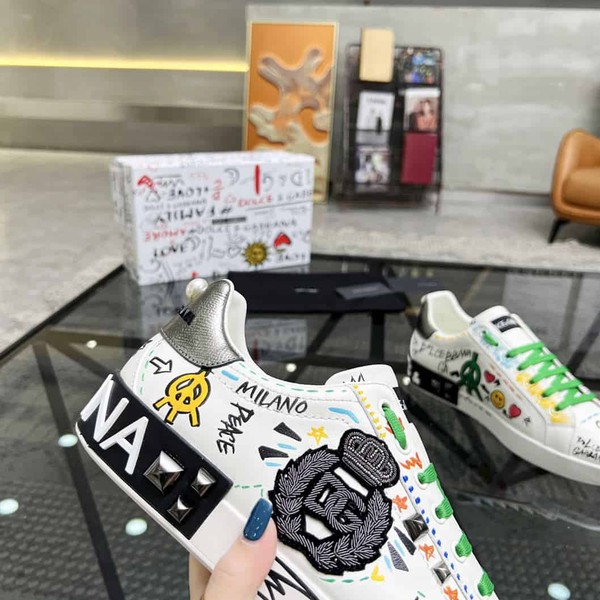 DOLCE & GABBANA GRAFFITI PRINT LOW-TOP SNEAKERS – DG023 - Image 6