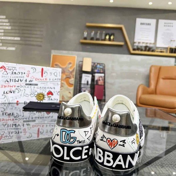 DOLCE & GABBANA GRAFFITI PRINT LOW-TOP SNEAKERS – DG023 - Image 8