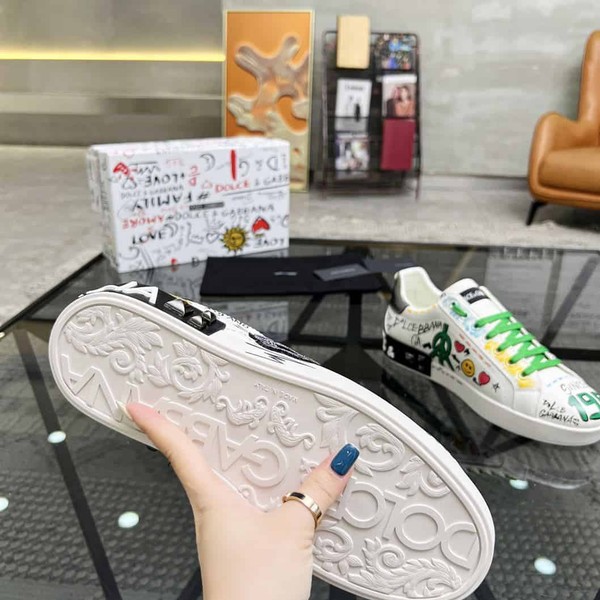DOLCE & GABBANA GRAFFITI PRINT LOW-TOP SNEAKERS – DG023 - Image 9