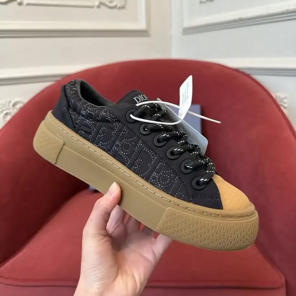 DIOR B33 SKATEBOARD SNEAKER - DO0201