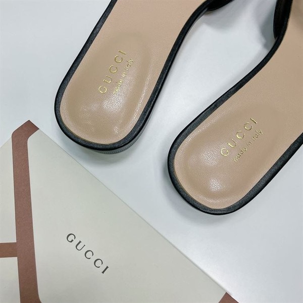 GUCCI WOMEN'S INTERLOCKING G CUT-OUT SLIDE SANDAL - GSL012 - Image 9