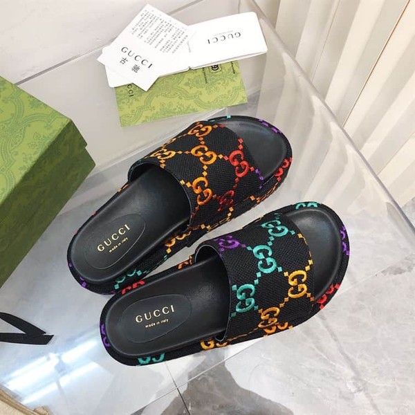 GUCCI ANGELINA EMBROIDERED LOGO PLATFORM SLIDE SANDAL - GSL025