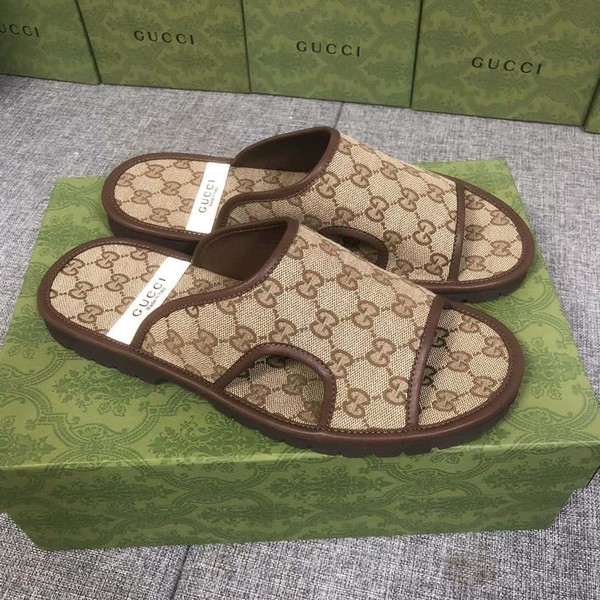 GUCCI MEN'S GG SUPREME SLIDE SANDAL - GSL036