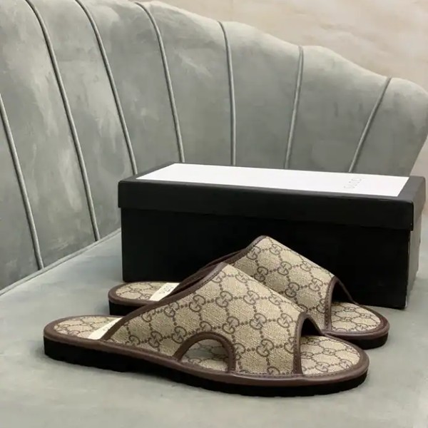 GUCCI MEN'S GG SUPREME SLIDE SANDAL - GSL063 - Image 4
