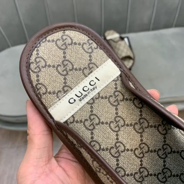 GUCCI MEN'S GG SUPREME SLIDE SANDAL - GSL063 - Image 8