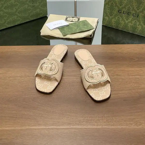 GUCCI WOMEN'S SLIDE SANDAL - GSL076