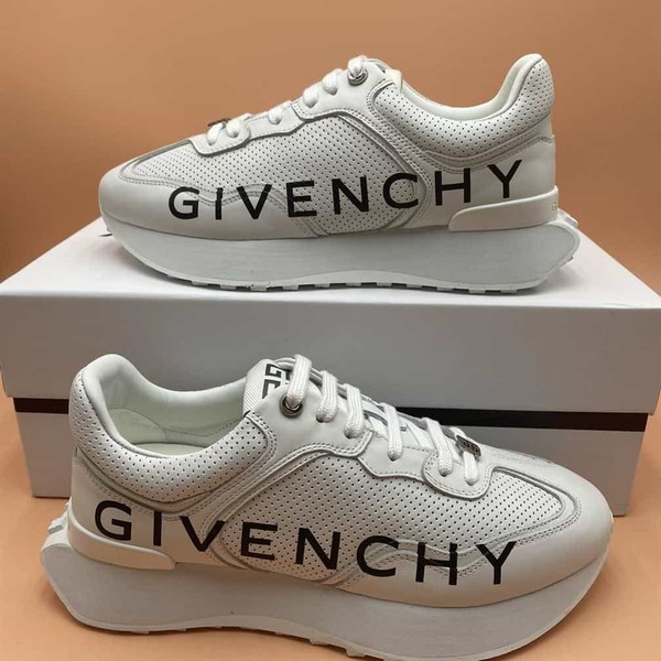 GIVENCHY RUNNER SNEAKERS IN PERFORATED LEATHER - GVC006 - Image 2