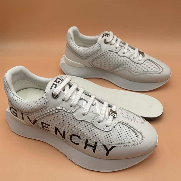 GIVENCHY RUNNER SNEAKERS IN PERFORATED LEATHER - GVC006 - Image 6