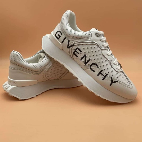 GIVENCHY RUNNER SNEAKERS IN PERFORATED LEATHER - GVC006 - Image 8