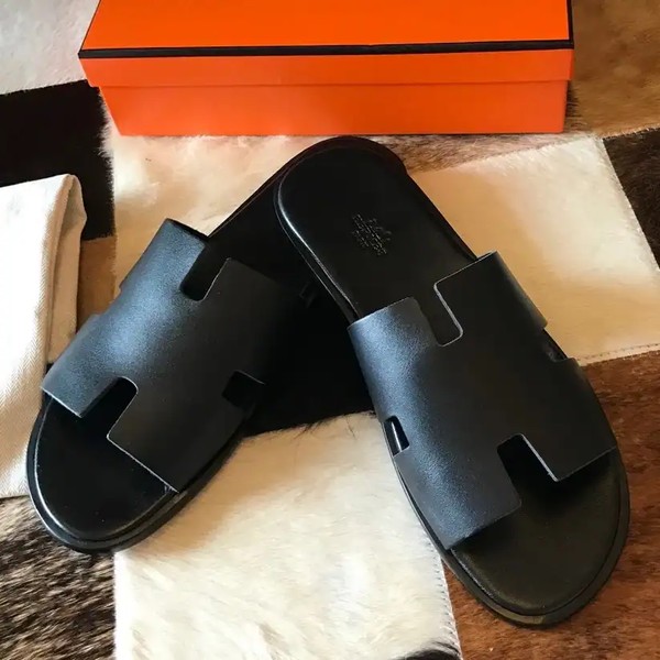 HERMES MEN'S IZMIR SANDALS IN BLACK SWIFT CALFSKIN - HMSD017