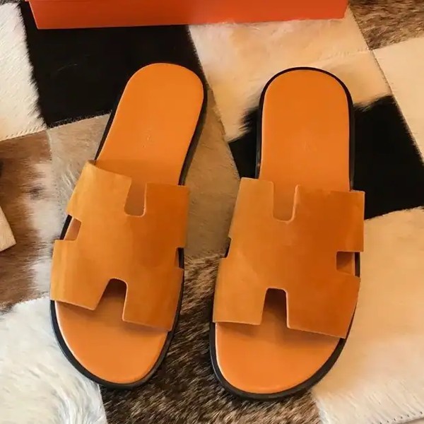HERMES MEN'S IZMIR SANDALS IN YELLOW SUEDE CALFSKIN - HMSD039