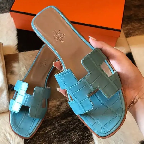 HERMES ORAN SLIDE SANDALS IN CELESTE SHINY NILOTICUS CROCODILE SKIN - HMSD048