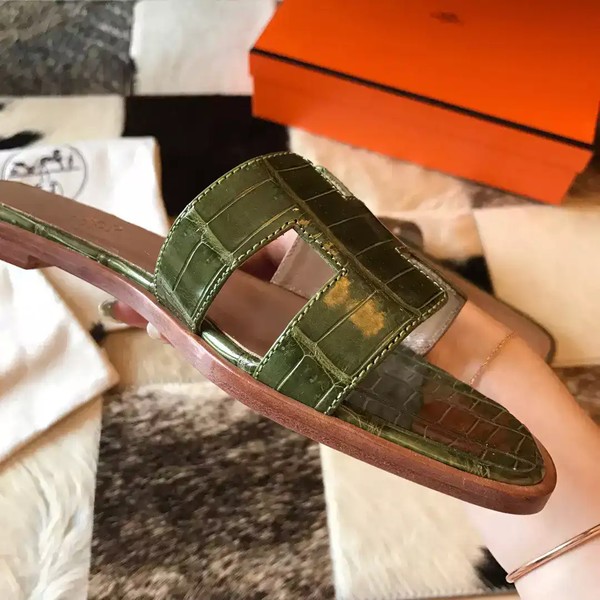 HERMES ORAN SLIDE SANDALS IN OLIVE SHINY NILOTICUS CROCODILE SKIN - HMSD058 - Image 2