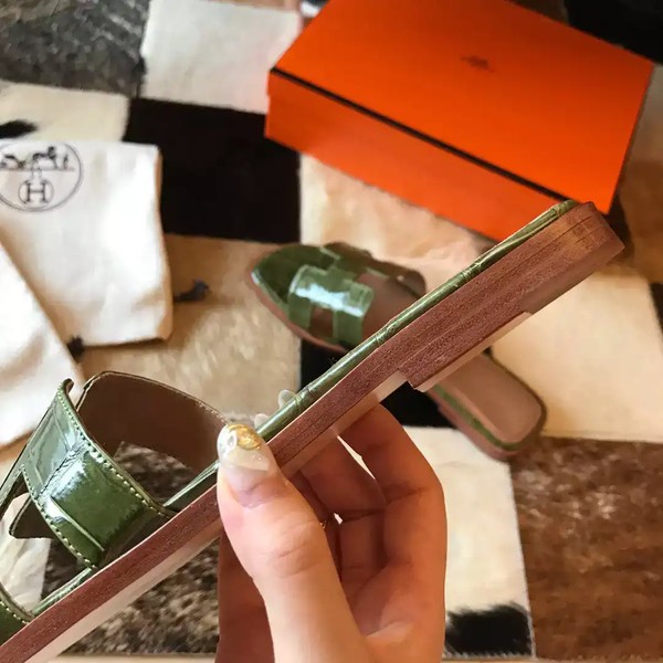 HERMES ORAN SLIDE SANDALS IN OLIVE SHINY NILOTICUS CROCODILE SKIN - HMSD058 - Image 3