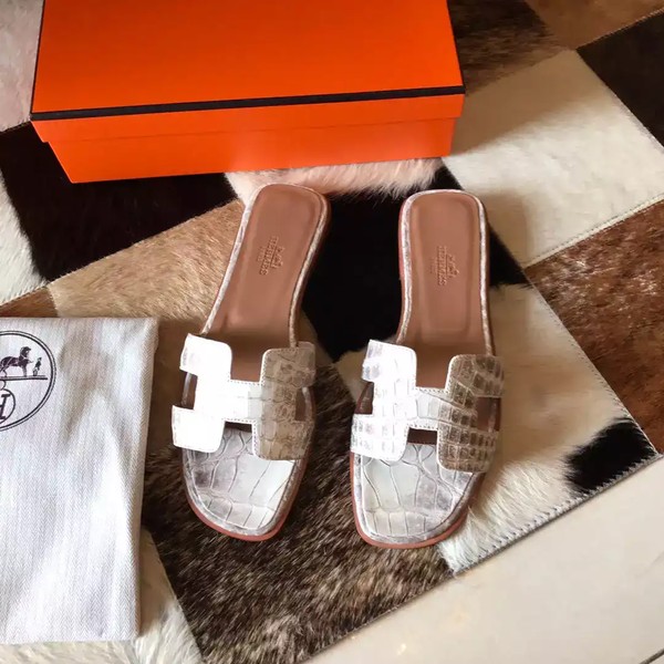 HERMES ORAN SLIDE SANDALS IN HIMALAYA NILOTICUS CROCODILE SKIN - HMSD059 - Image 2