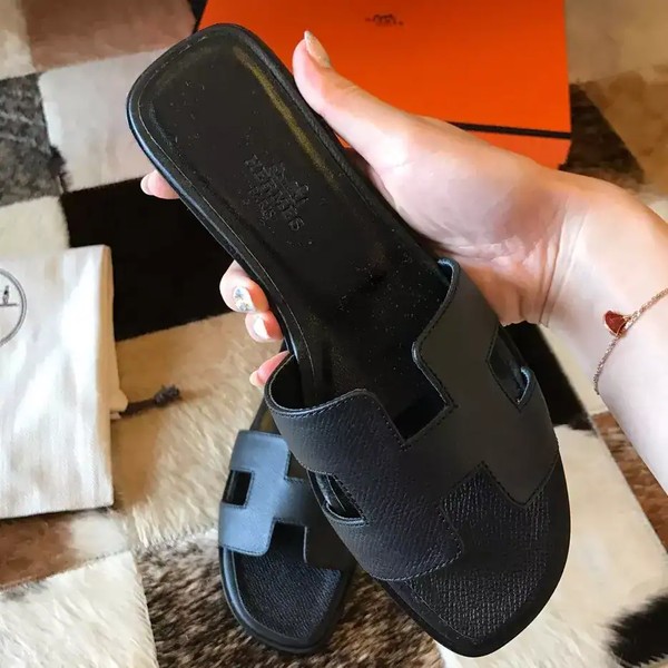 HERMES ORAN SLIDE SANDALS IN BLACK EPSOM CALFSKIN - HMSD086