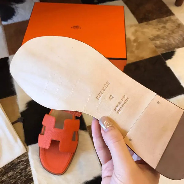 HERMES ORAN SLIDE SANDALS IN ORANGE CLEMENCE LEATHER - HMSD111 - Image 4