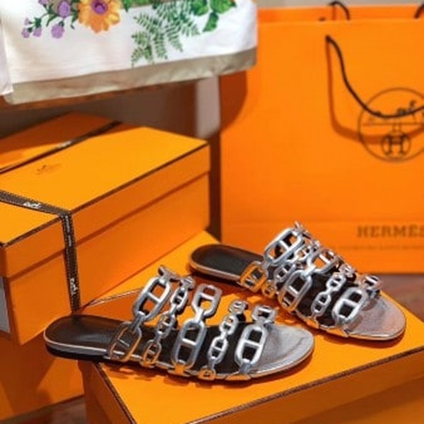 HERMES THALASSA SLIDE SANDALS IN SILVER LAMBSKIN - HMSD137 - Image 2
