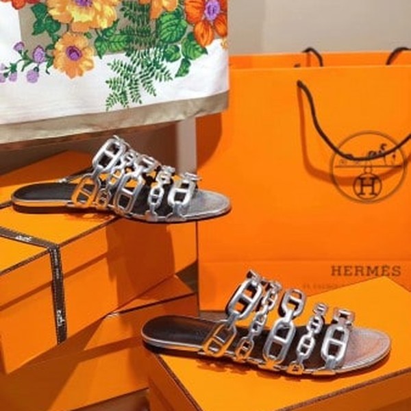 HERMES THALASSA SLIDE SANDALS IN SILVER LAMBSKIN - HMSD137 - Image 6