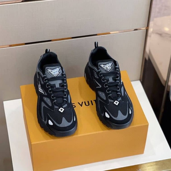 LOUIS VUITTON RUNNER TATIC SNEAKER - LVS026 - Image 3