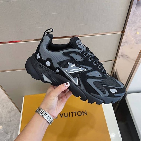 LOUIS VUITTON RUNNER TATIC SNEAKER - LVS026 - Image 9