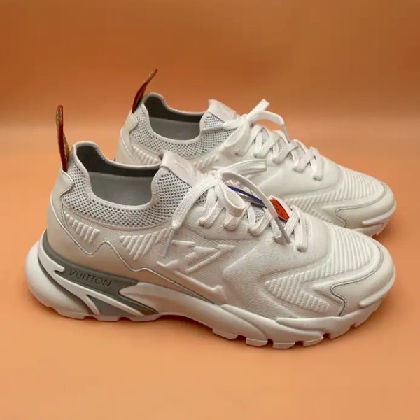 LOUIS VUITTON RUNNER TATIC SNEAKER - LVS263