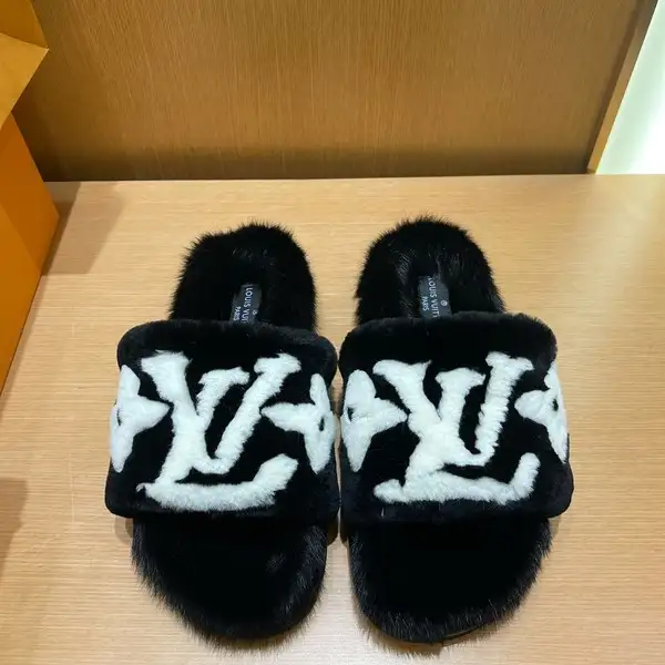 LOUIS VUITTON POOL PILLOW COMFORT MULES - LVSD053